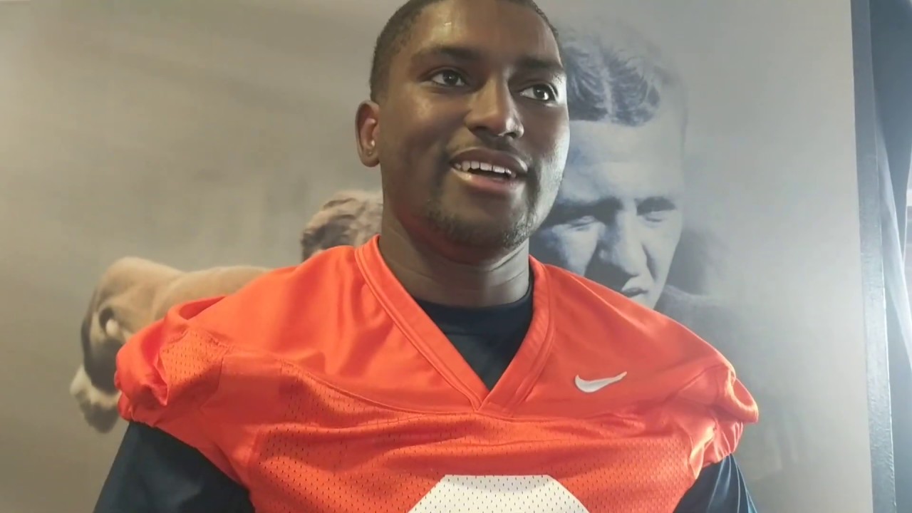 VIDEO: Hear from Illinois quarterback M.J. Rivers II - YouTube