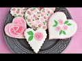 DECORATED HEART COOKIES with WET ON WET ROYAL ICING ROSES
