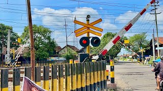 Perlintasan Unik Kereta Api Stasiun Srowot Klaten, Jawa Tengah