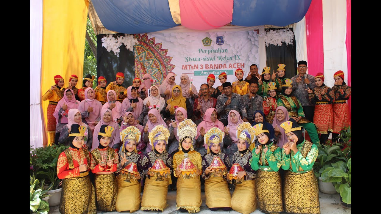 TARI MEUSEUKAT ACEH - SISWI MTSN 3 BANDA ACEH