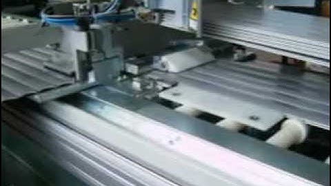 ROLLER SHUTTERS MACHINE. ASSEMBLING UNIT FOR ROLLER SHUTTERS