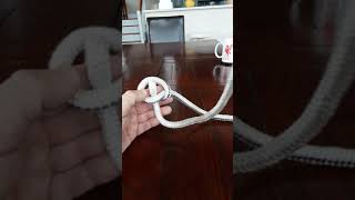 Easiest way to make a soft shackle knot.