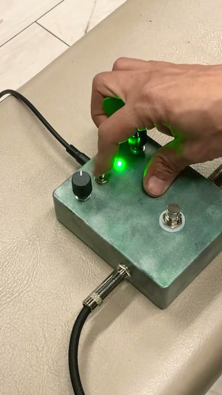 Seppuku FX Octave Drone CLONE - YouTube
