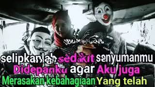 Download Lagu Jangan lupa senyum hari ini MP3 Download Lagu Jangan lupa senyum hari ini MP3