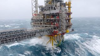Морская плавучая нефтяная платформа в шторм и другие проблемы. Offshore floating oil platform.