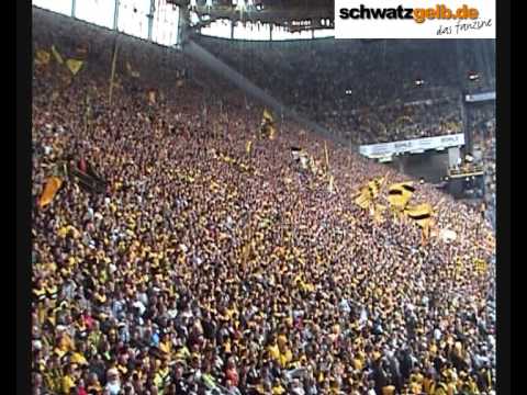 BVB vs KSC Stimmung Fans Part 1 of 3 - Borussia Do...