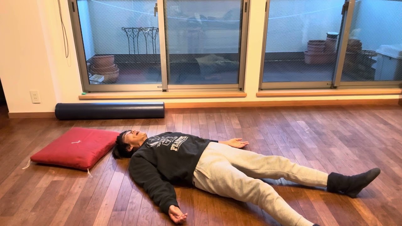 260218横向きで手と顔を逆に動かす