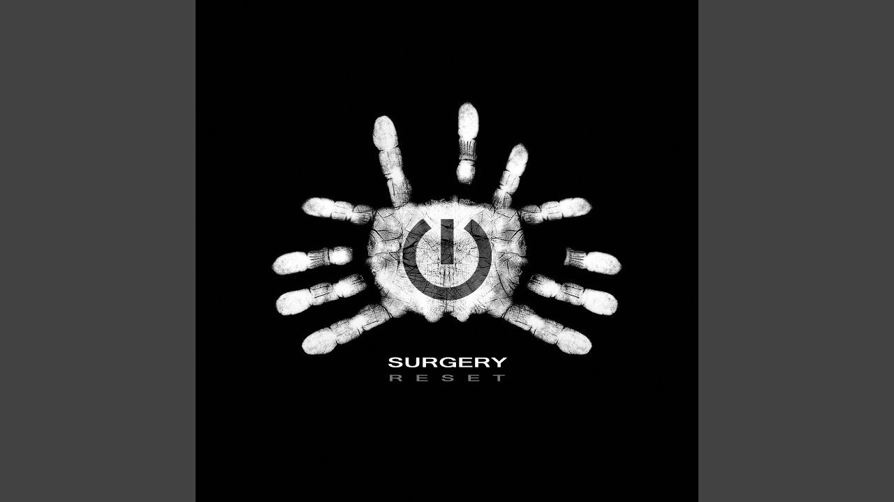 在 YouTube 上观看 Enemy Domine (A Girl and a Gun in a Club - Nachtmahr Remix)