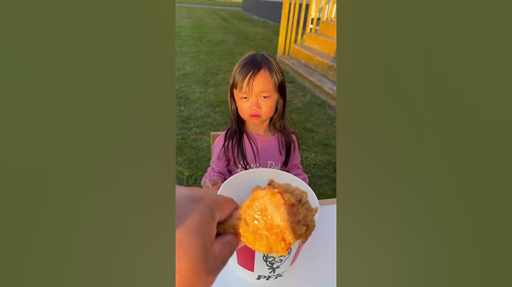Baby brother pranks sister eats chicken 🐔🍗🤣👧🏻❤️👶🏻
