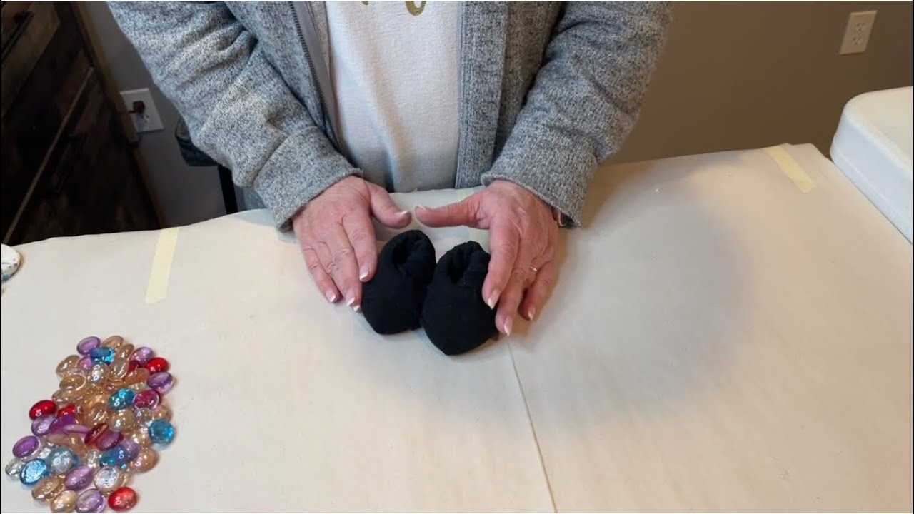 DIY Gnome Shoes from Dollar Tree St Patrick’s day pots! Come and make