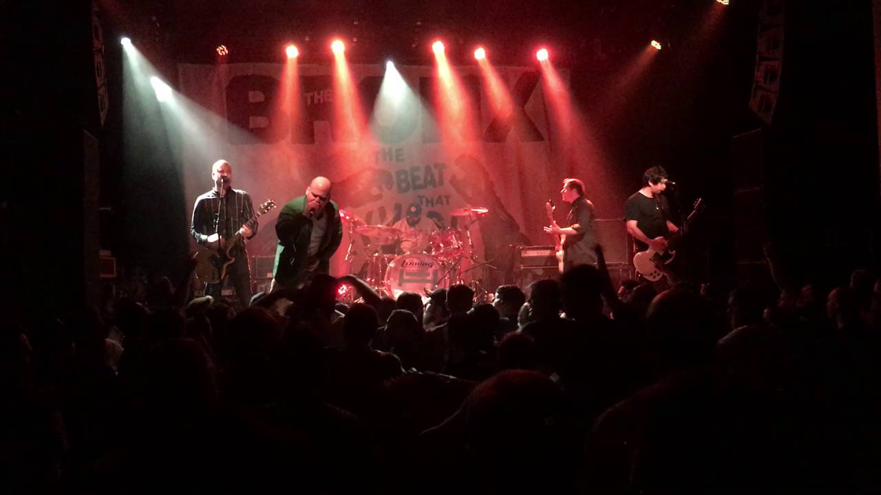 Sleduj The Bronx- "S****y Future" @The Sinclair, Cambridge MA 9/23/16 na YouTube