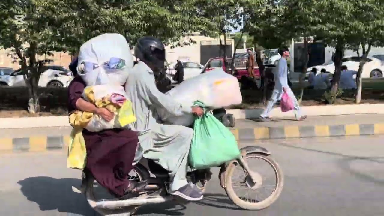 Pakistan travel 🧳 vlog Aaj hum ny breakfast tiyar kiya aur D H A phase 2 visit kiya #