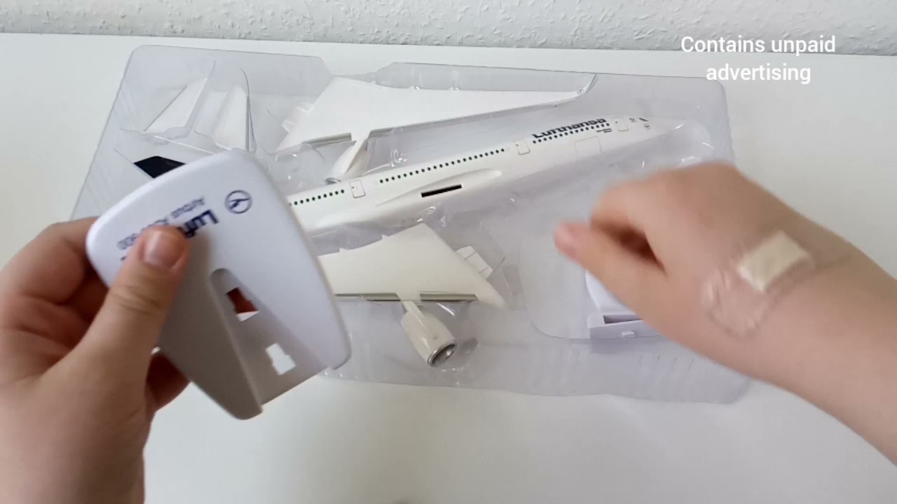 Unboxing of the Herpa Snap fit A350