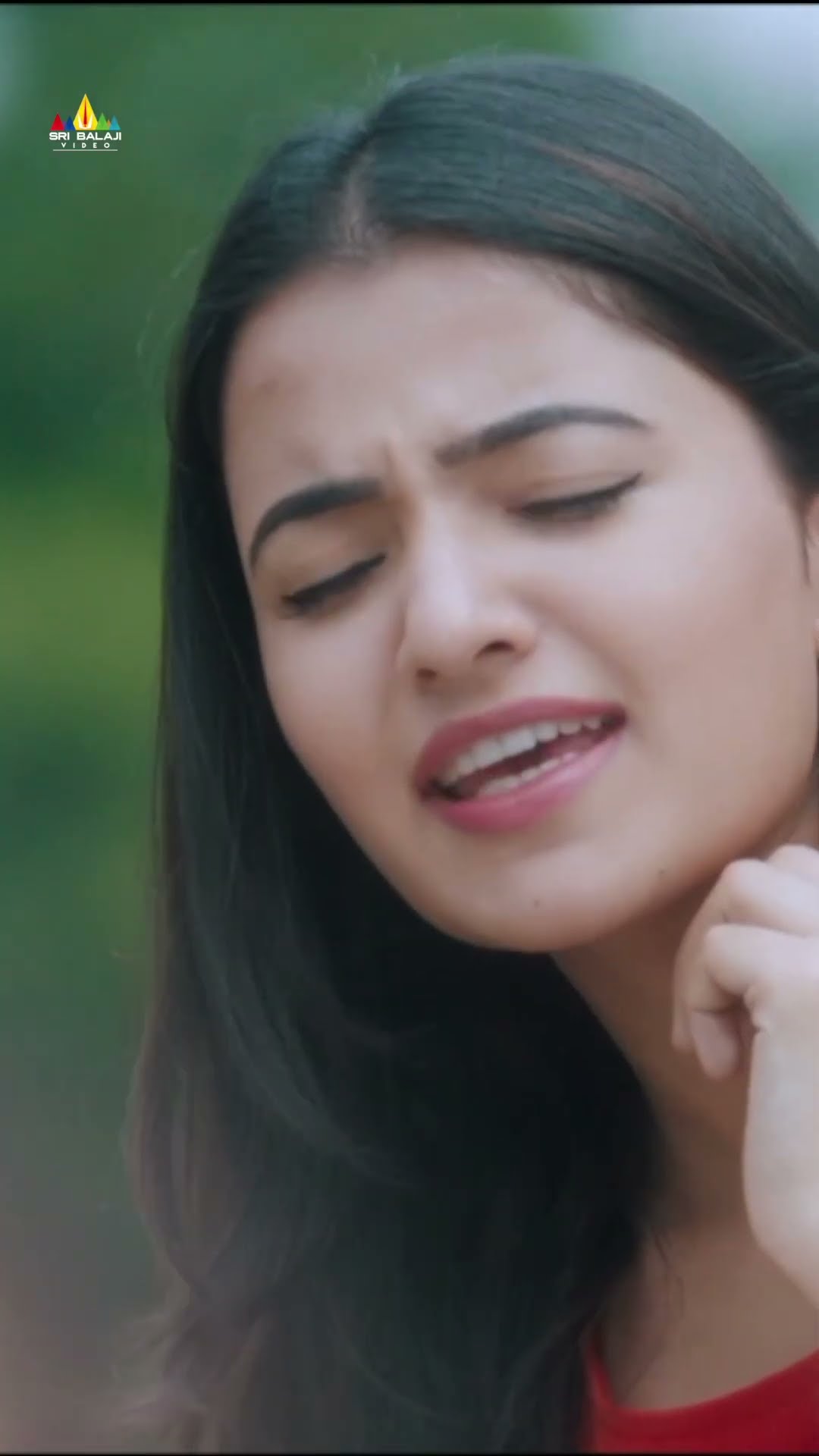 వాడి GIRLFRIEND ని ఏదో PLACE కి తీసుకెళ్ళాడు అంట ? #aakatayi | #rukshardhillon | #shorts | #ytshorts