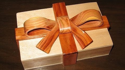 How to make a Scroll Saw Ribbon Box - woodworking project