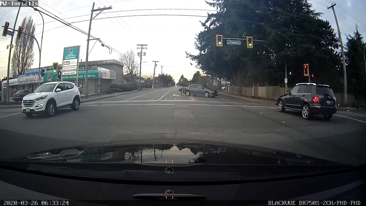 High Speed Hit And Run Caught on Dash Cam - YouTube