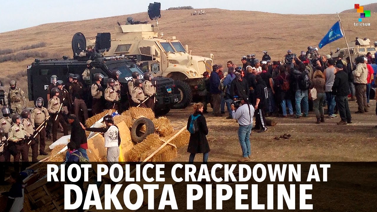 Riot Police Crackdown at Dakota Pipeline - YouTube