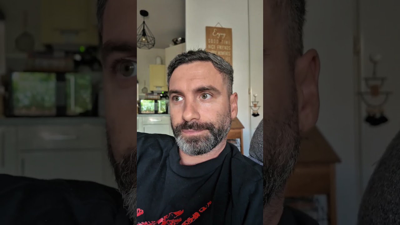 Et vous ? #humour #sketch #couple #blague #cinema #amour