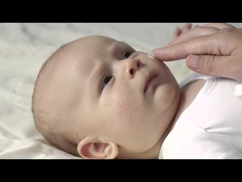 Video: How To Protect Your Baby's Skin From The Cold