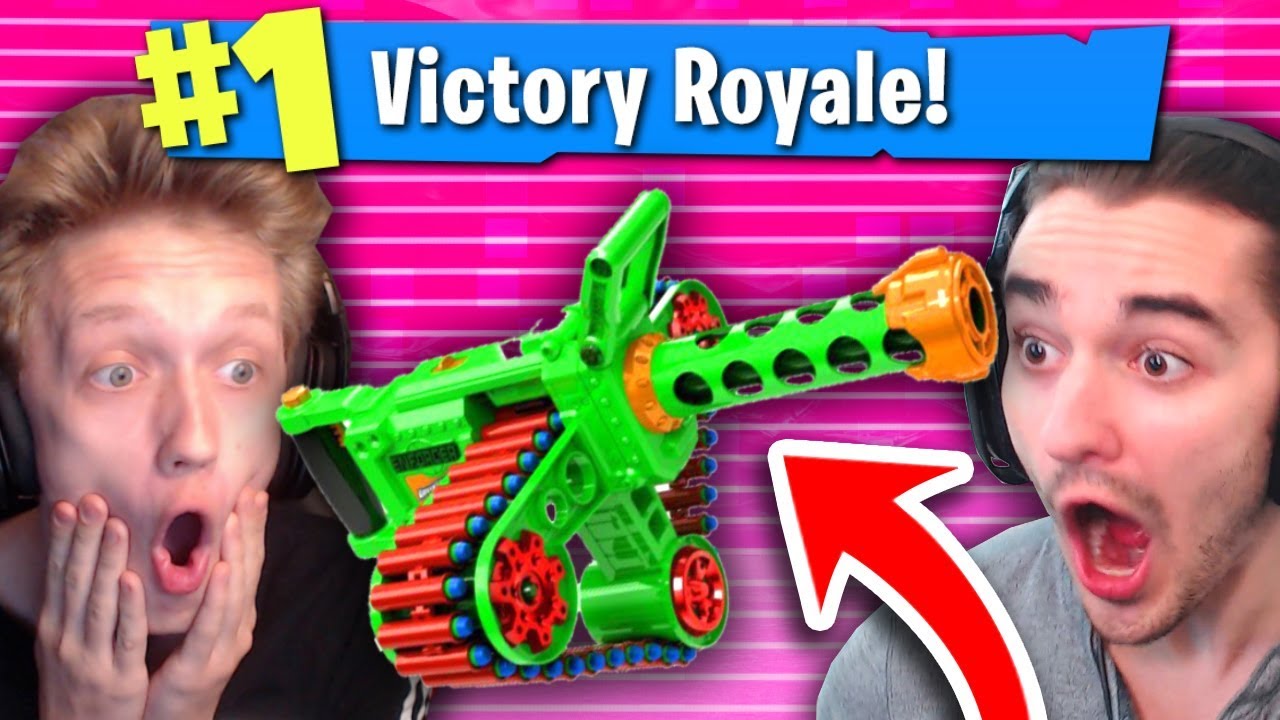 1 KILL = 1 MINIGUN SHOT! (PAINFUL FORTNITE WITH MY ROOMMATE) fortnite funny moments season 1