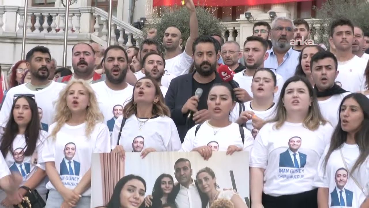 CHP Beyoğlu İlçe Başkanlığı, Beyoğlu Belediyesi önünde açıklama yaptı