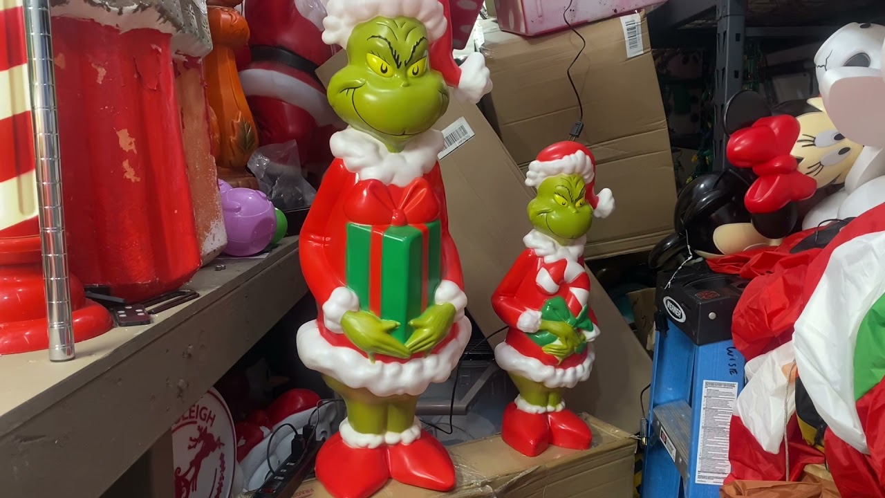 New Grinch blow mold at Walmart 2021 YouTube