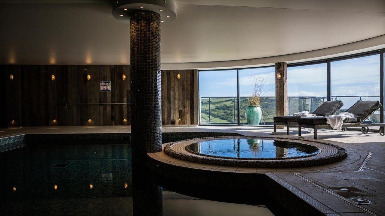 Gara Rock, Torquay, United Kingdom | Travel Lover