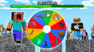 100 PLAYERS Get a RANDOM ITEM Every 10 Seconds...