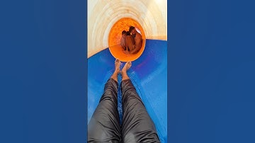 bella ciao speeltuin parkour waterglijbaan achtervolgen pov