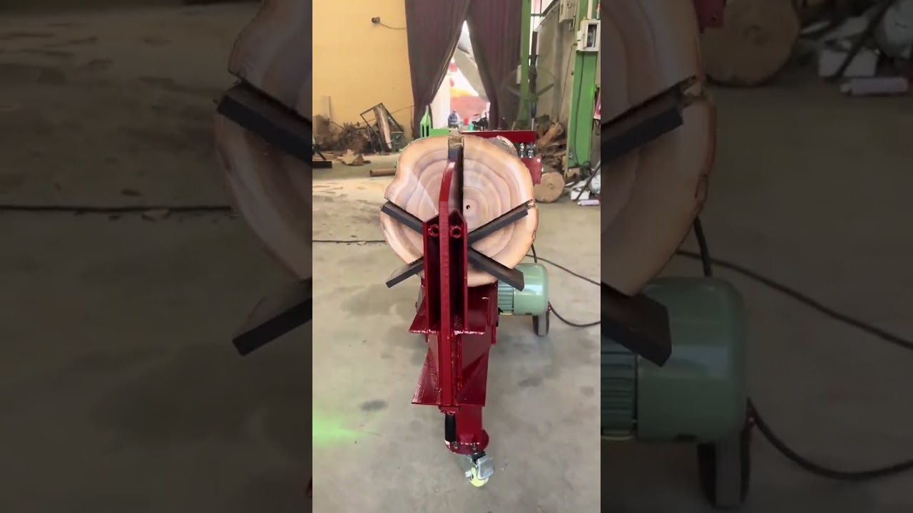 simple trick to split a piece of wood 