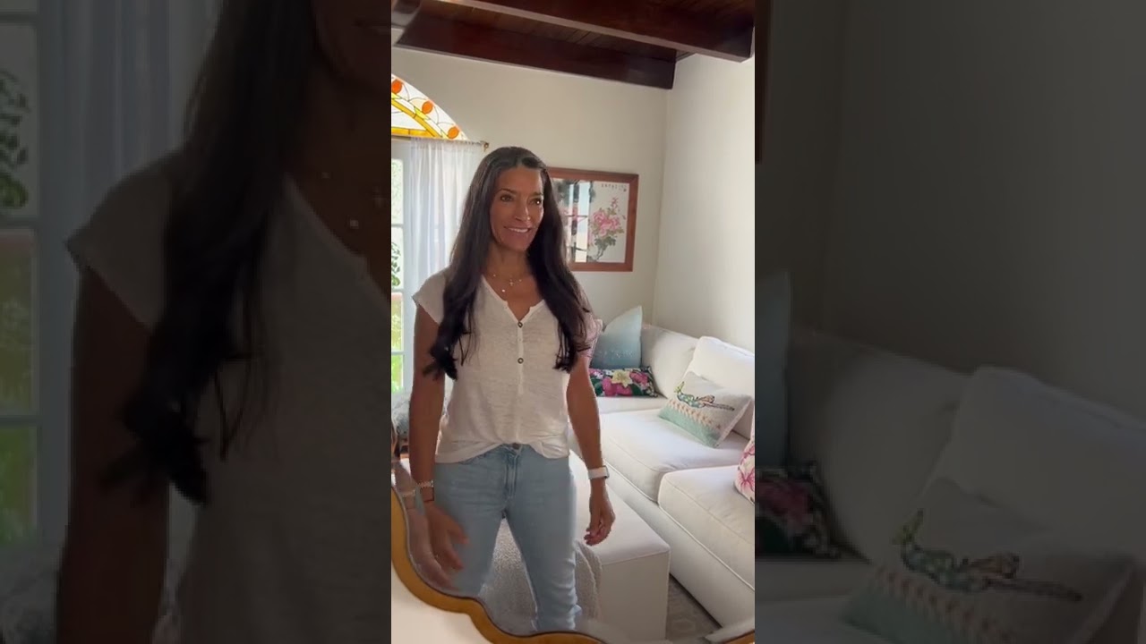 Age with beauty and grace Naturally 🙌🏻 