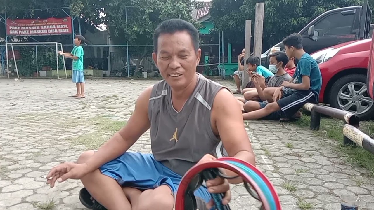 pengerajin bladu gede. ciri khas team jaluring kite fighter depok