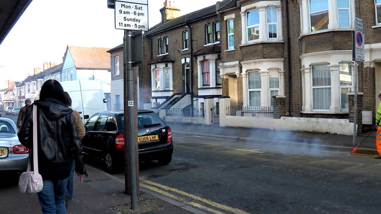 linepainting in Southend Queens Road 10Dec2011 YouTube