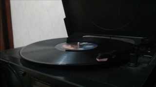 Ferdi Özbeğen - İşte Bu Bizim Hikayemiz (Orijinal Plak Kayıt)