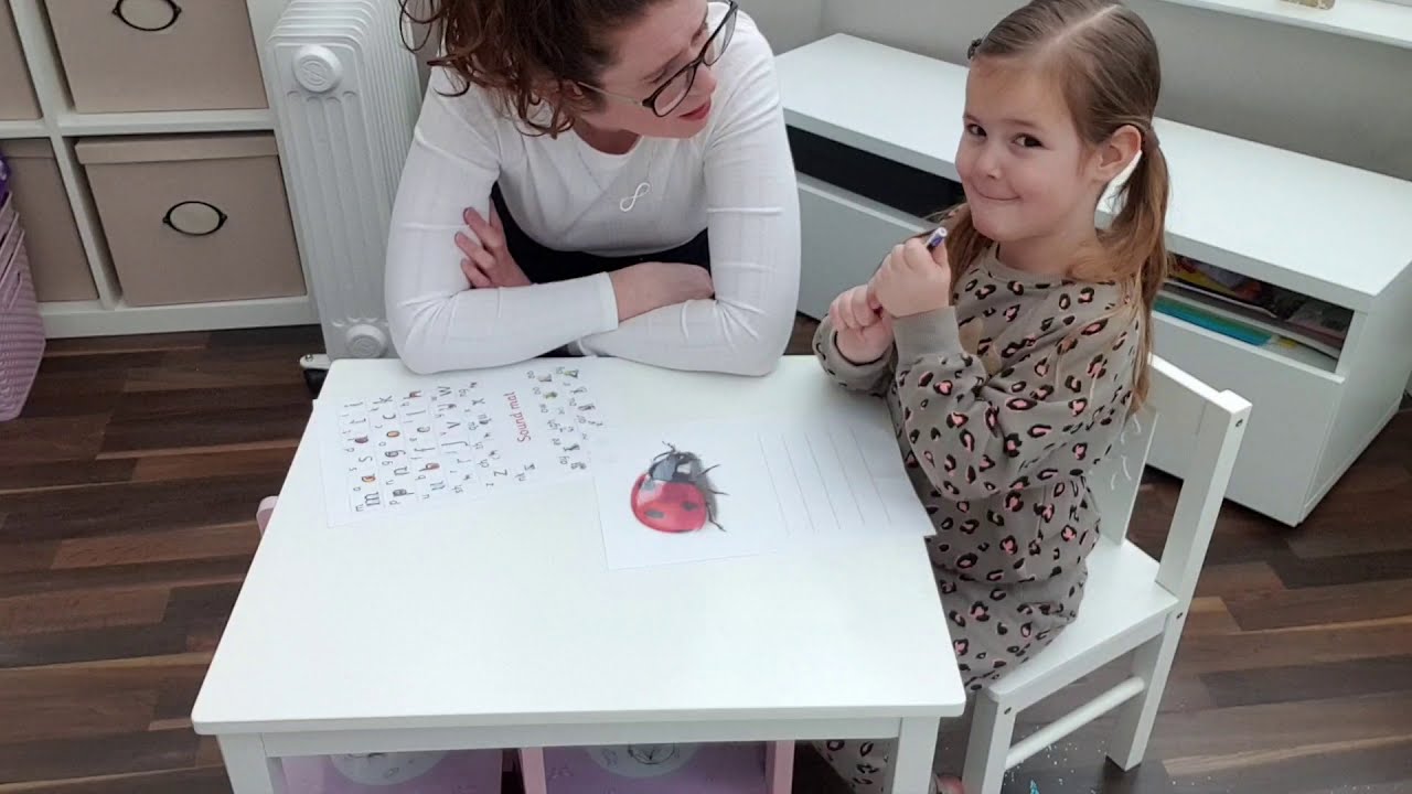 Helping your child write at home - YouTube
