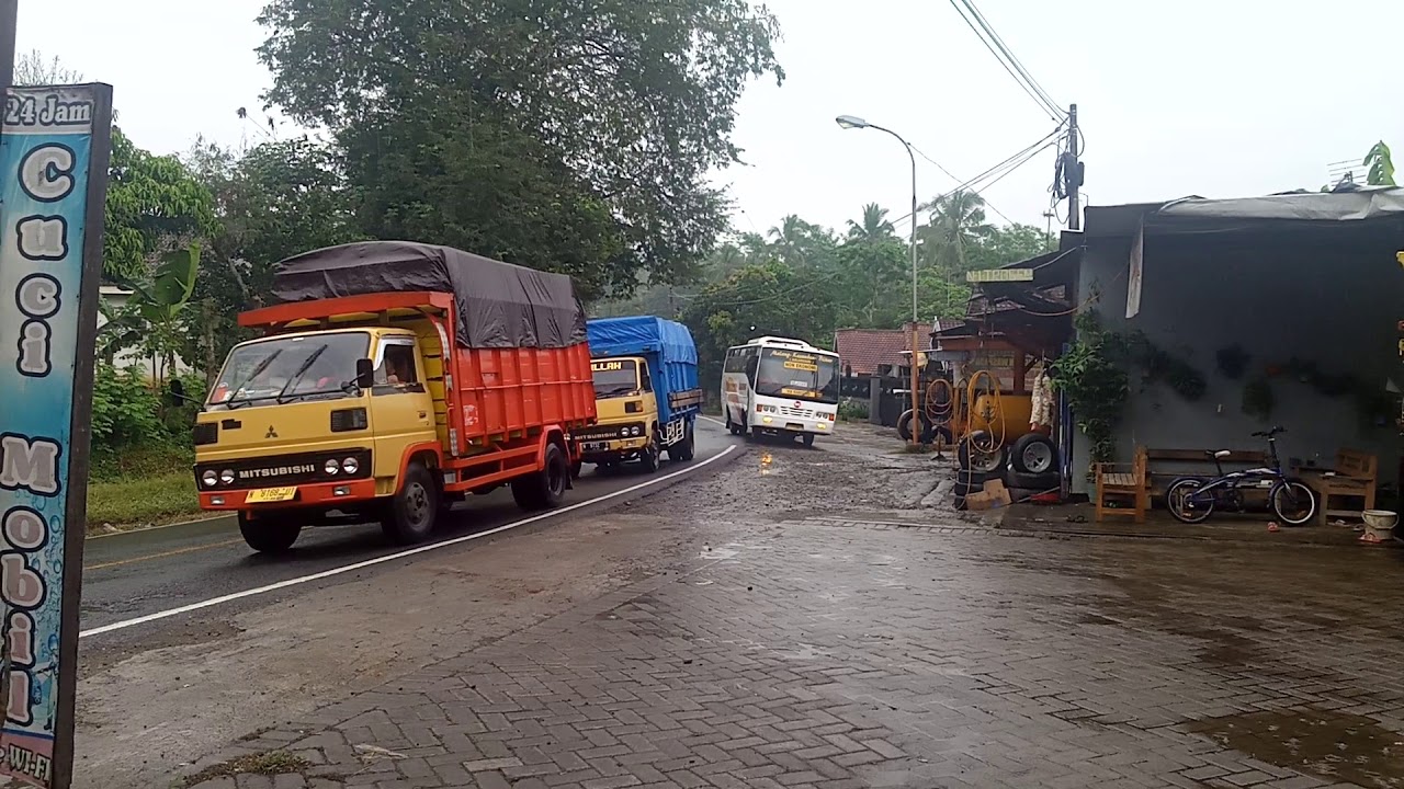 Rombongan truk  gandeng  muat tebu YouTube 