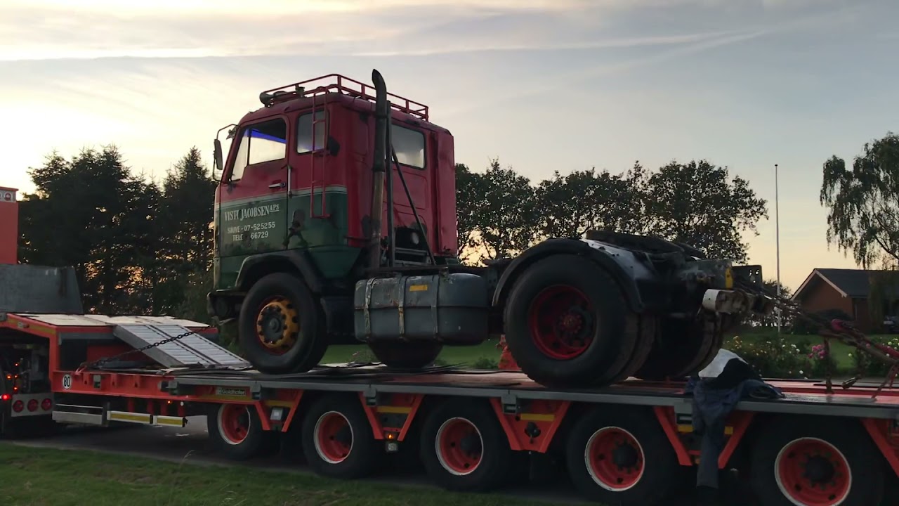 Volvo F89 moving the truck