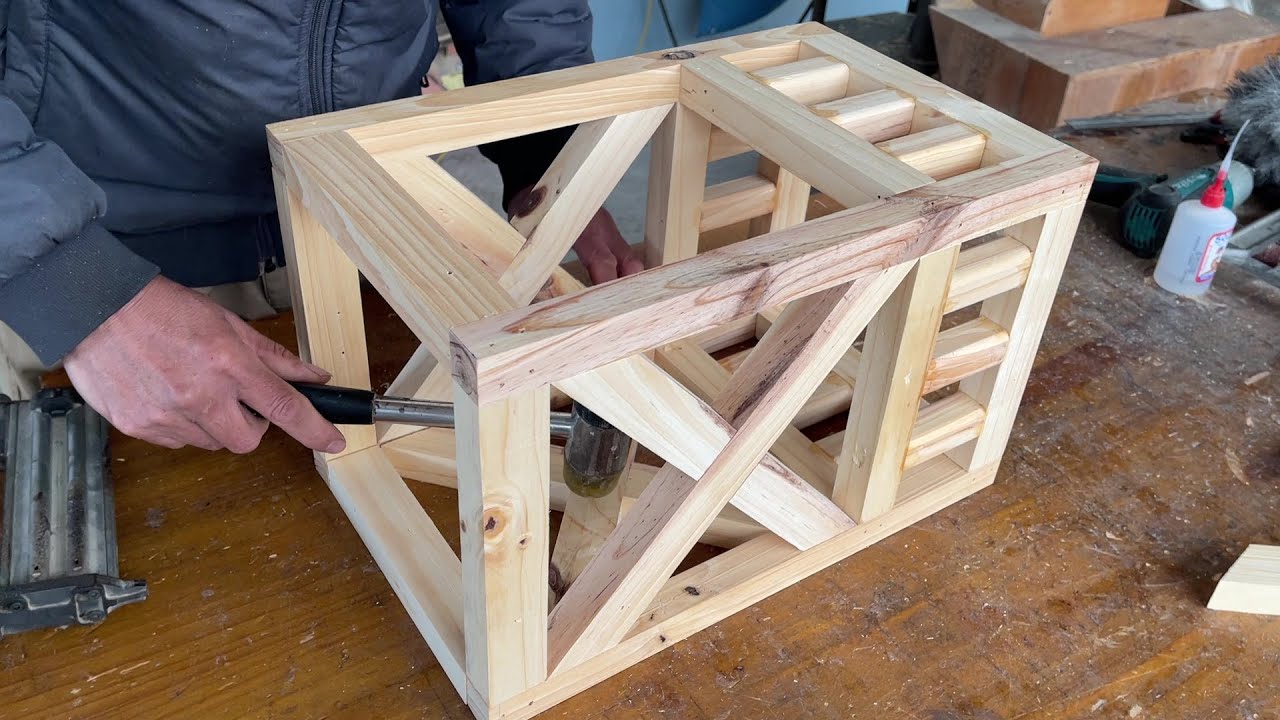 Creative Lamp Idea - Simple and Creative Decorative Box Shaped Table Lamp Design