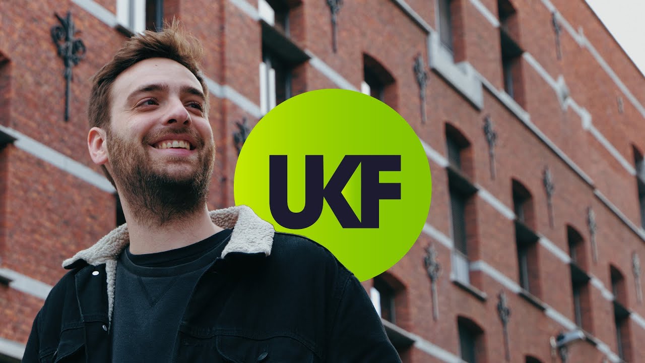 Guarda Hiraeth & TZ - If We Wait (ft. Siege MC) su YouTube Guarda Hiraeth & TZ - If We Wait (ft. Siege MC) su YouTube