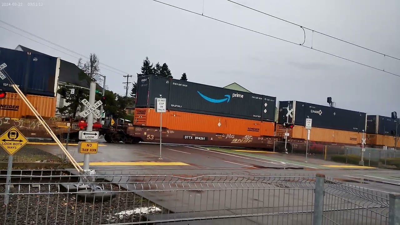 Gonna Walk along an Idled Double Stack UP Train in the southeast part of Portland OR 022126 !!!!!!!!
