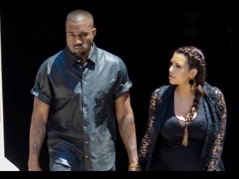 Video: Kim Kardashian và Kanye West từ chối bán ảnh của con gái mới sinh của họ