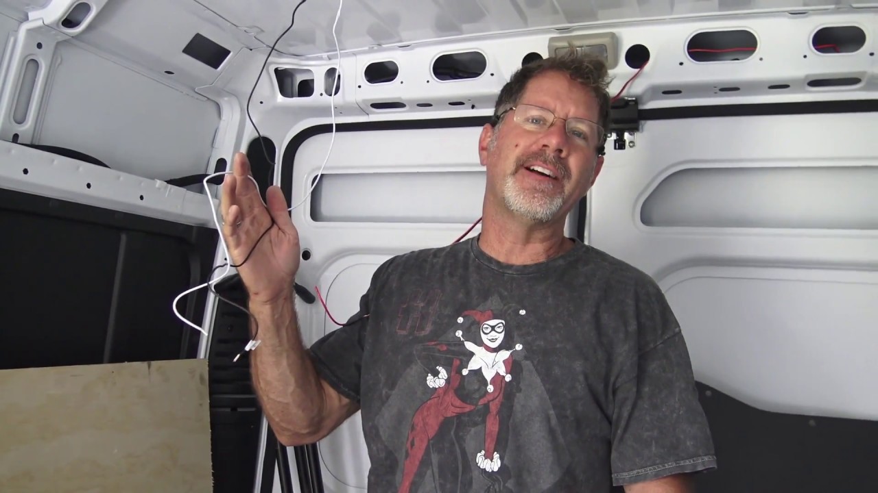 Как установить вентилятор Maxx Air Fan на фургон Promaster | Итоги установки солнечных батарей