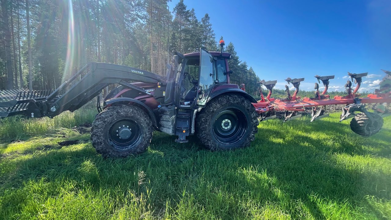 Valtralla raivionurkan kyntö