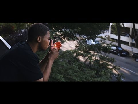 Reezy Luciano - The Smoke Session