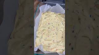 Confetti Gooey Butter Cake #gooeybuttercake #dessert #easyrecipe