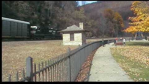 NS Autorack At Horseshoe Curve
