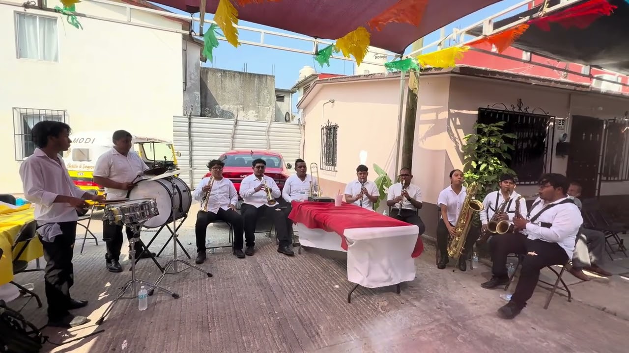 Senderito de Amor - @allisonysubandaestrellas 