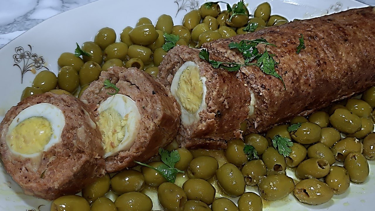 رولي اللحم المفروم المحشي بالبيض في الفرن