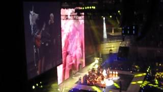 Miley Cyrus singing LSD (Lucy in the sky with diamonds) Bangerz Tour 17/6/2014