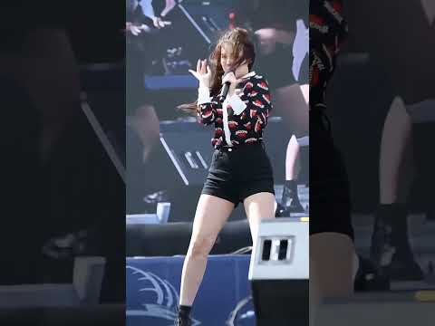 BTS V x Nancy momoland WhatsApp status #blackpink #kimtaehyung #shorts #vairalvideo #bts